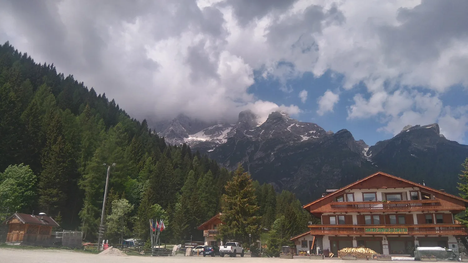 La parete nord-ovest del Civetta con i rifugi dell Alta Via 1